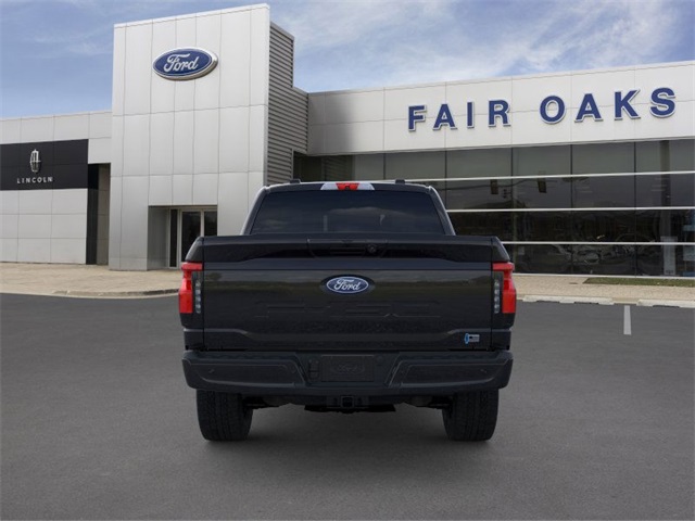 2025 Ford F-150 Lightning photo 4