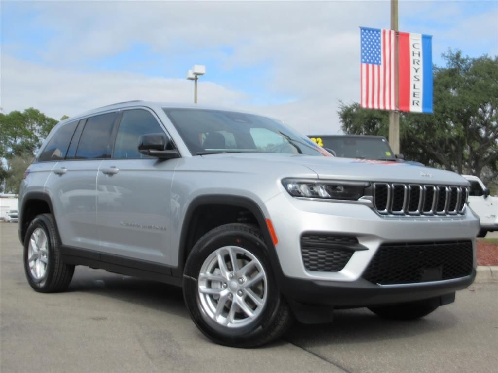 2025 Jeep Grand Cherokee Laredo's photo
