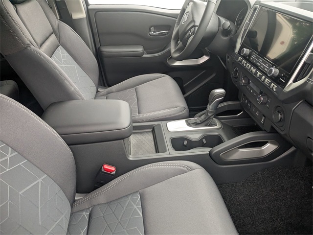 2025 Nissan Frontier SV photo 20