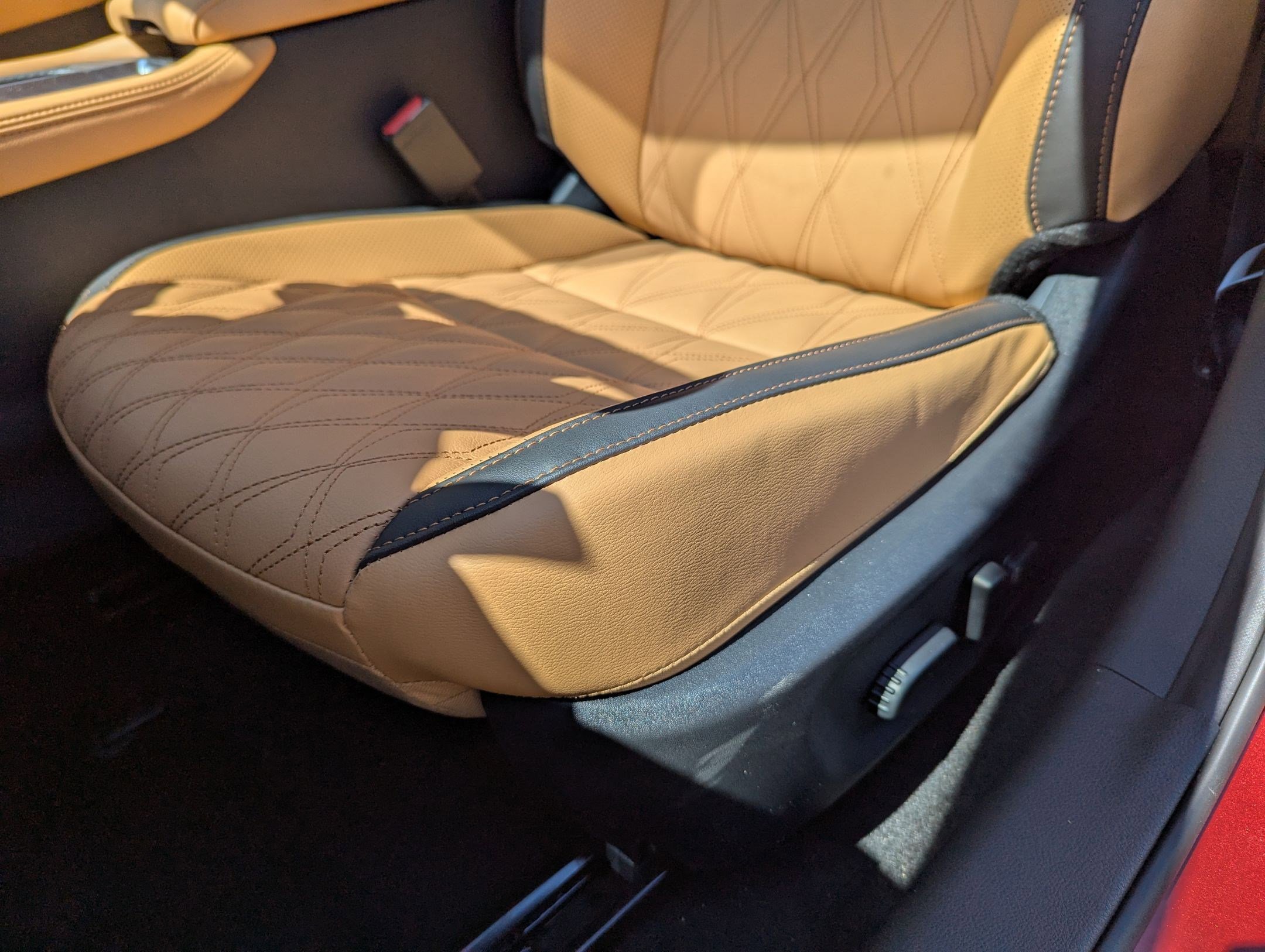 2025 Nissan Sentra SV photo 4