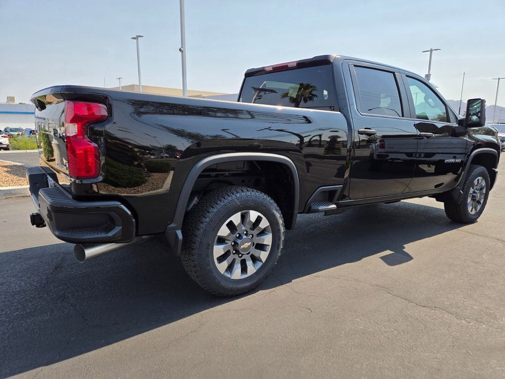 2025 Chevrolet Silverado 2500HD Custom photo 4