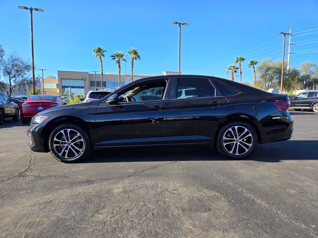 2024 Volkswagen Jetta Sport photo 2