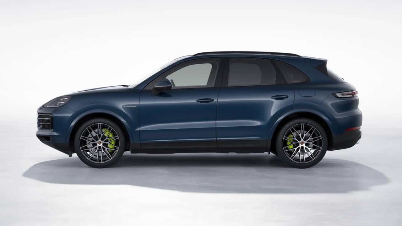 2026 Porsche Cayenne E-Hybrid photo 2