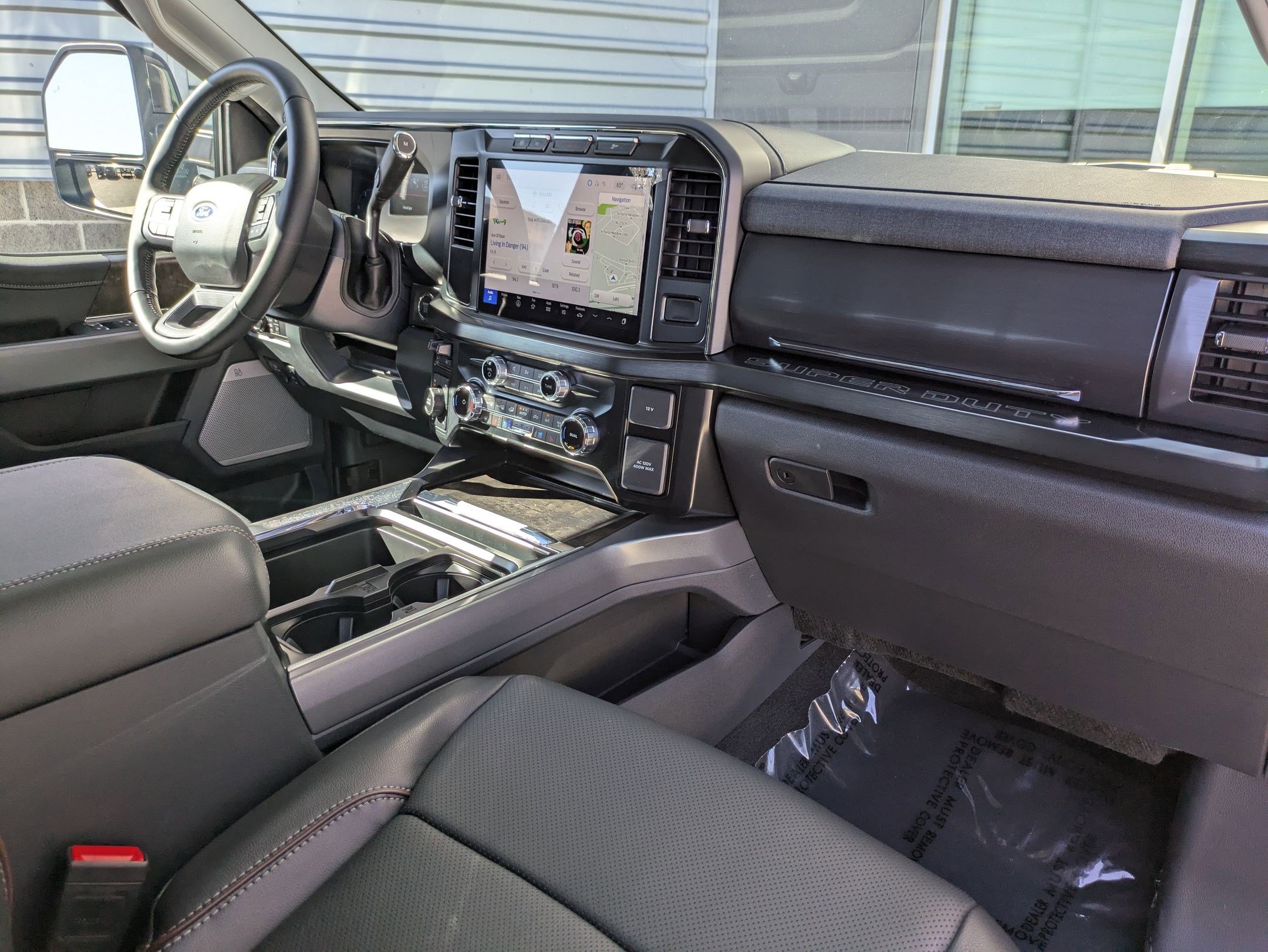 2023 Ford F-350 Lariat photo 28