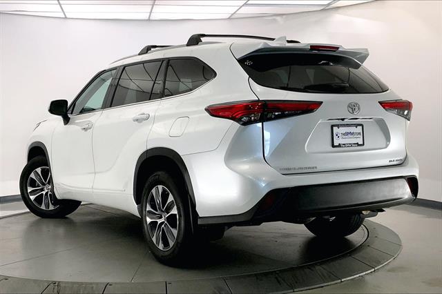 2022 Toyota Highlander XLE photo 9