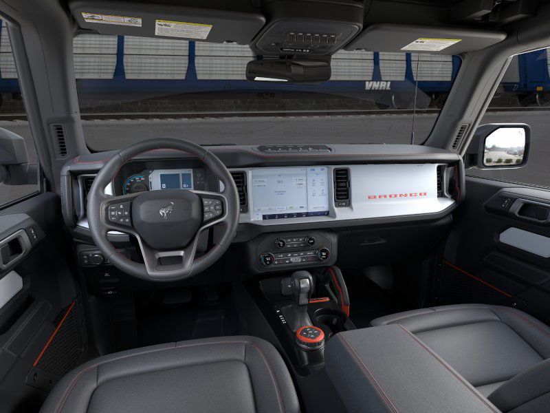 2025 Ford Bronco First Edition photo 8
