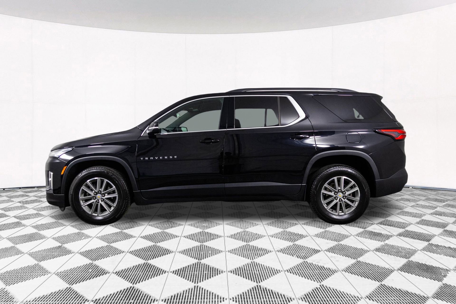2022 Chevrolet Traverse Leather photo 3
