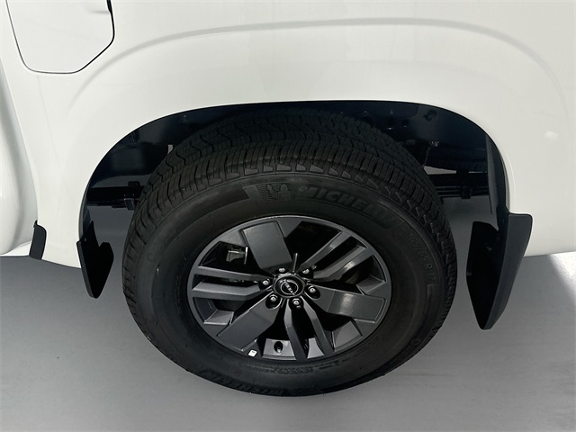 2025 Nissan Frontier SV photo 25