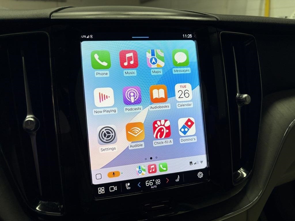 2024 Volvo XC60 B5 Plus photo 3