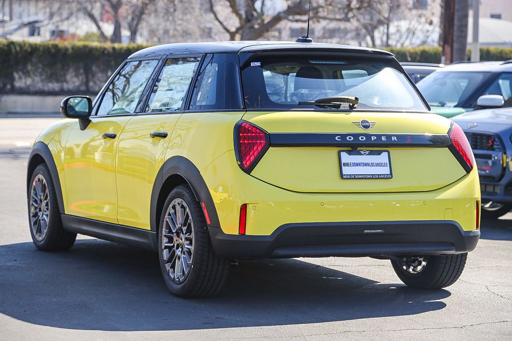 2025 Mini Cooper 4 Door Hardtop Signature photo 5