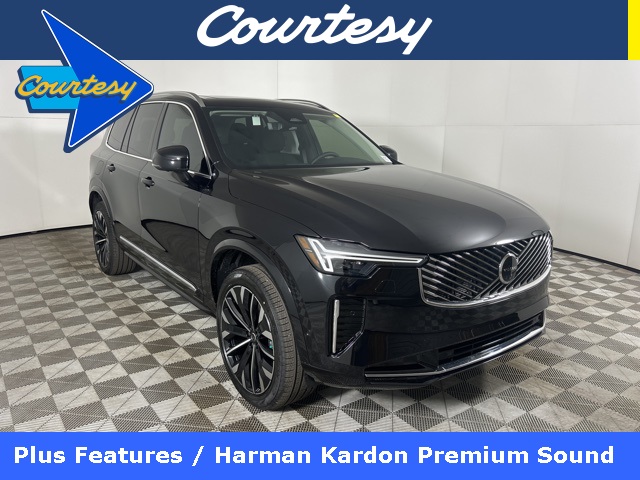 2025 Volvo XC90 Plus's photo