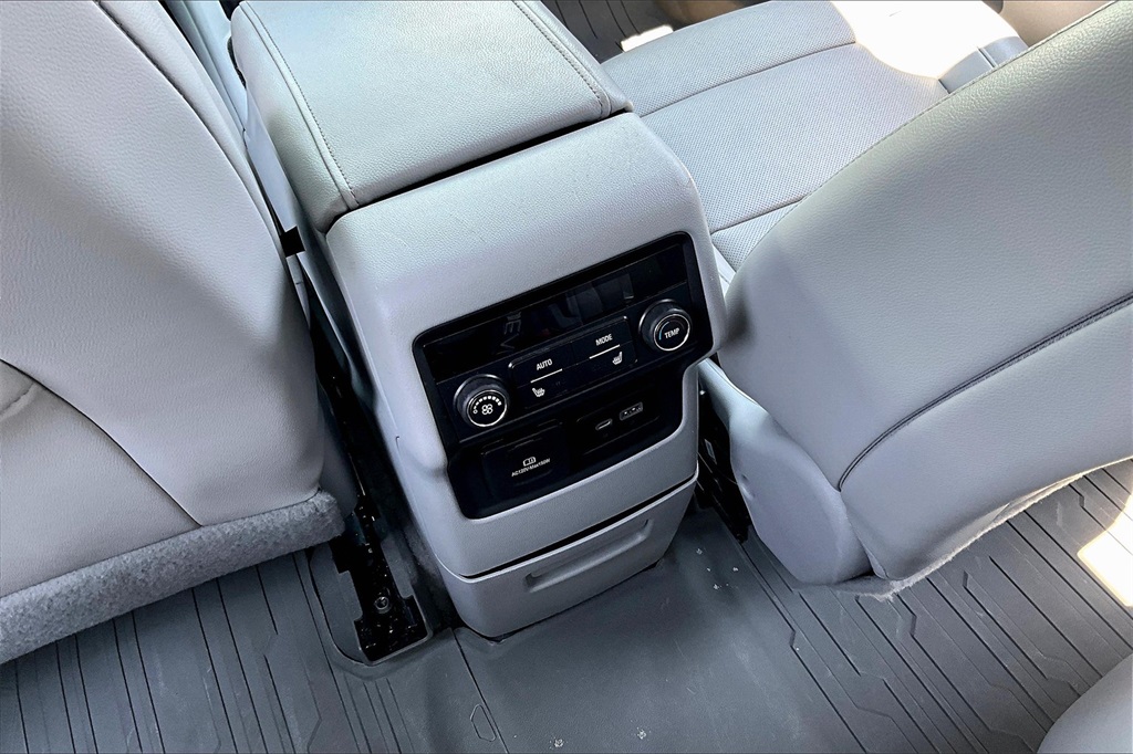 2021 Gmc Acadia SLT photo 10