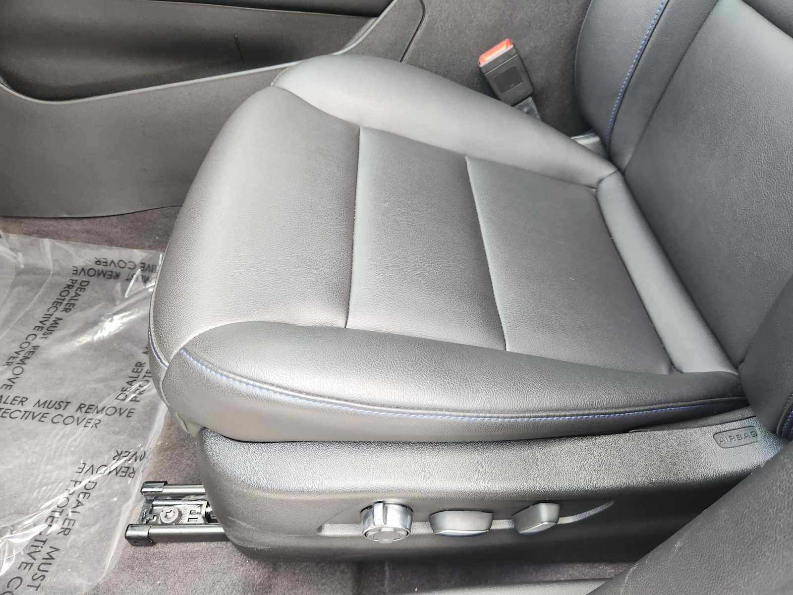 2025 Cadillac XT4 Sport photo 17