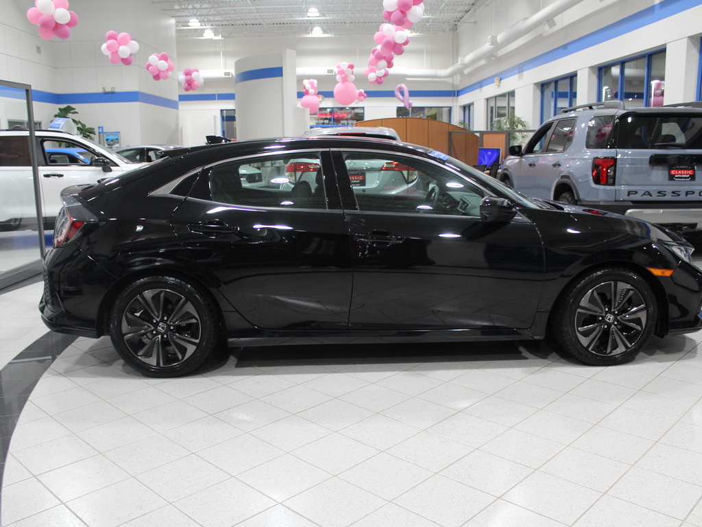 2017 Honda Civic Hatchback EX-L photo 4