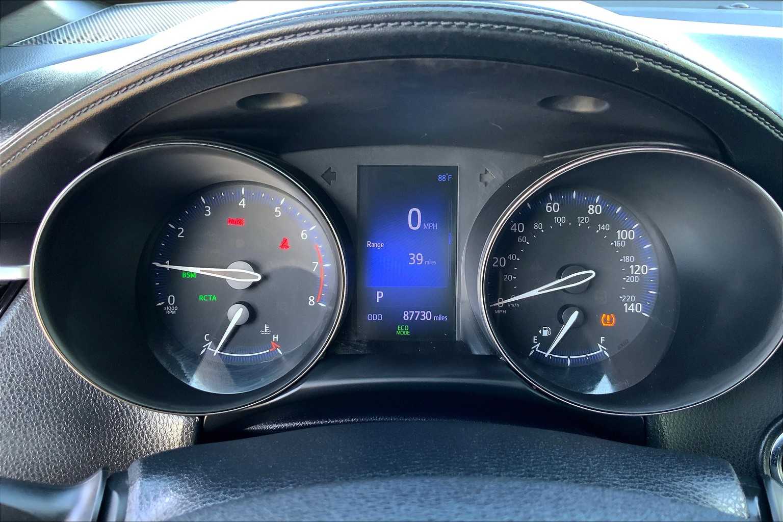 2018 Toyota C-HR XLE Premium photo 23