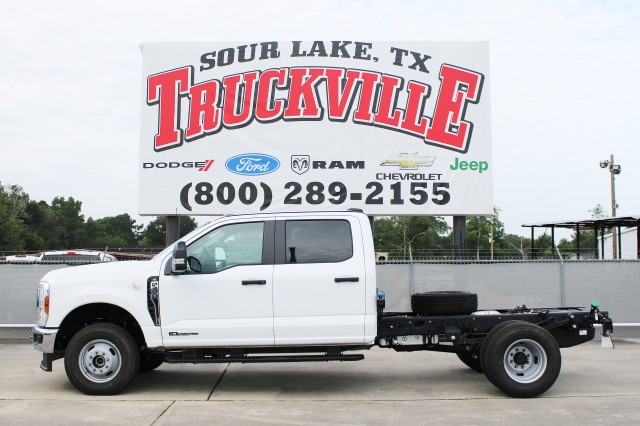 2025 Ford Chassis Cab