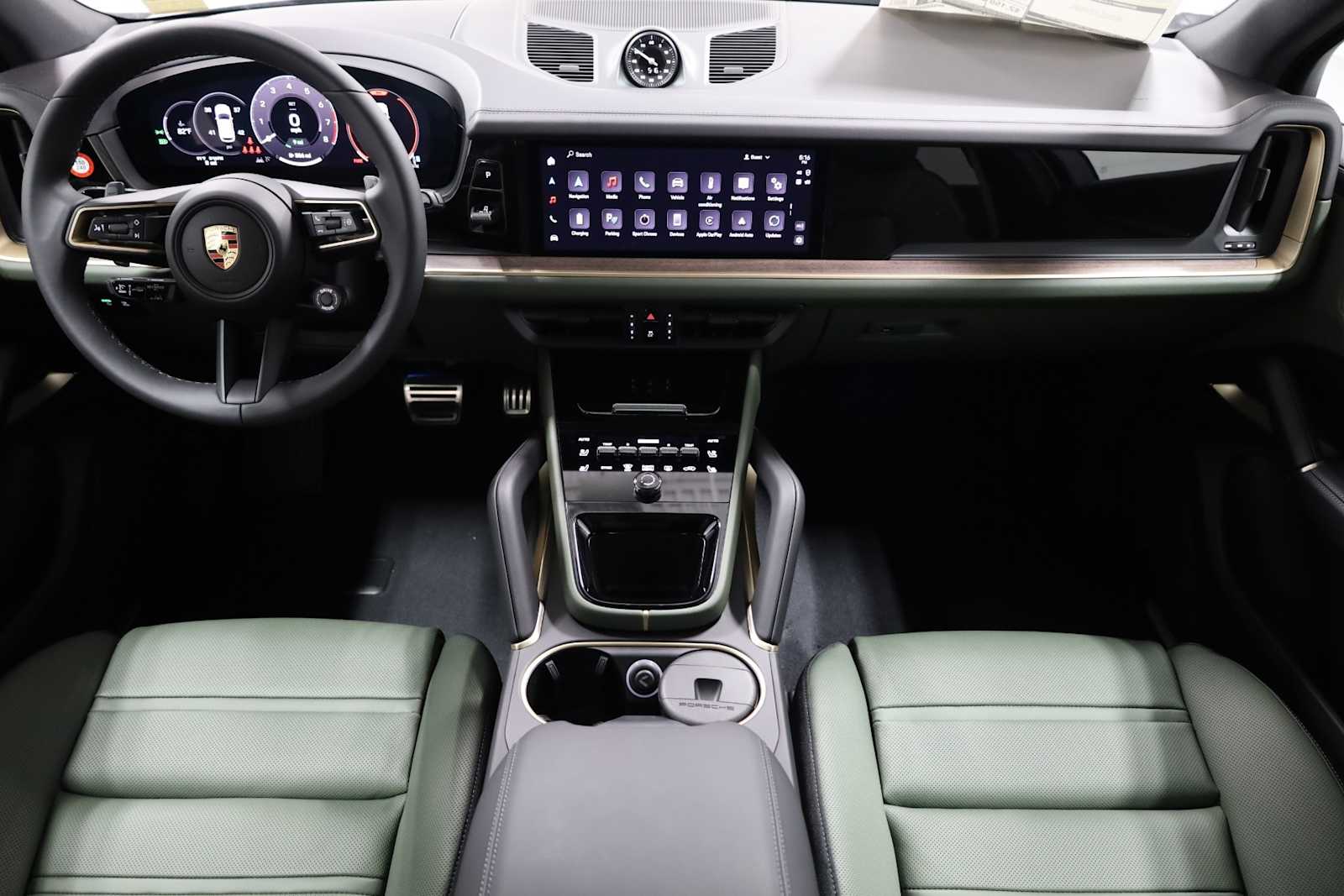 2024 Porsche Cayenne S E-Hybrid photo 17