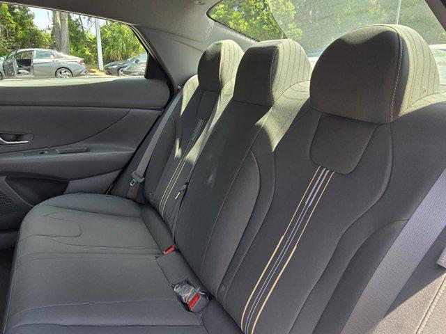 2025 Hyundai Elantra Hybrid SEL Sport photo 11
