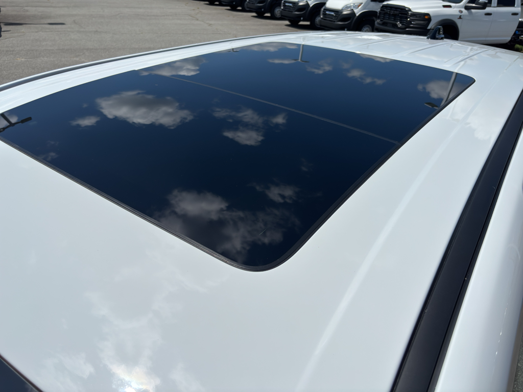 2025 Chrysler Pacifica photo 3