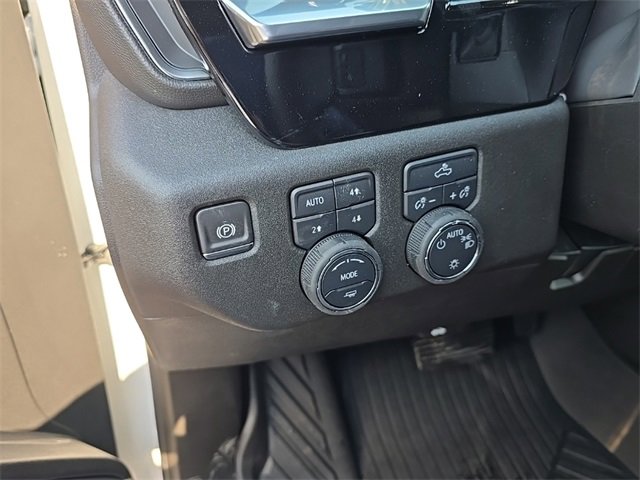 2025 Chevrolet Silverado 1500 LT photo 8