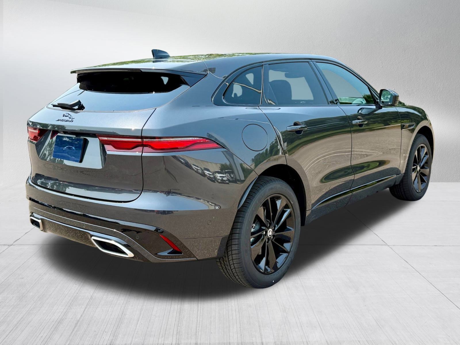 2025 Jaguar F-PACE P400 R-Dynamic S photo 2