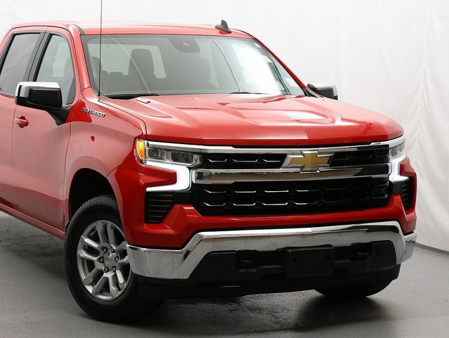 2023 Chevrolet Silverado 1500 LT photo 2