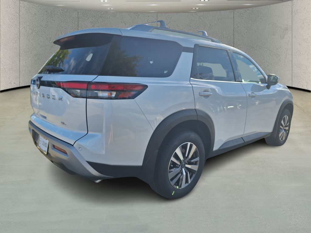 2025 Nissan Pathfinder SL photo 2