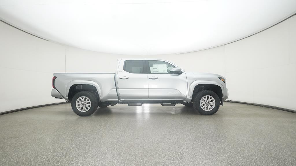 2025 Toyota Tacoma SR5 photo 26