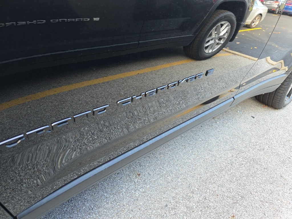 2025 Jeep Grand Cherokee Limited photo 2