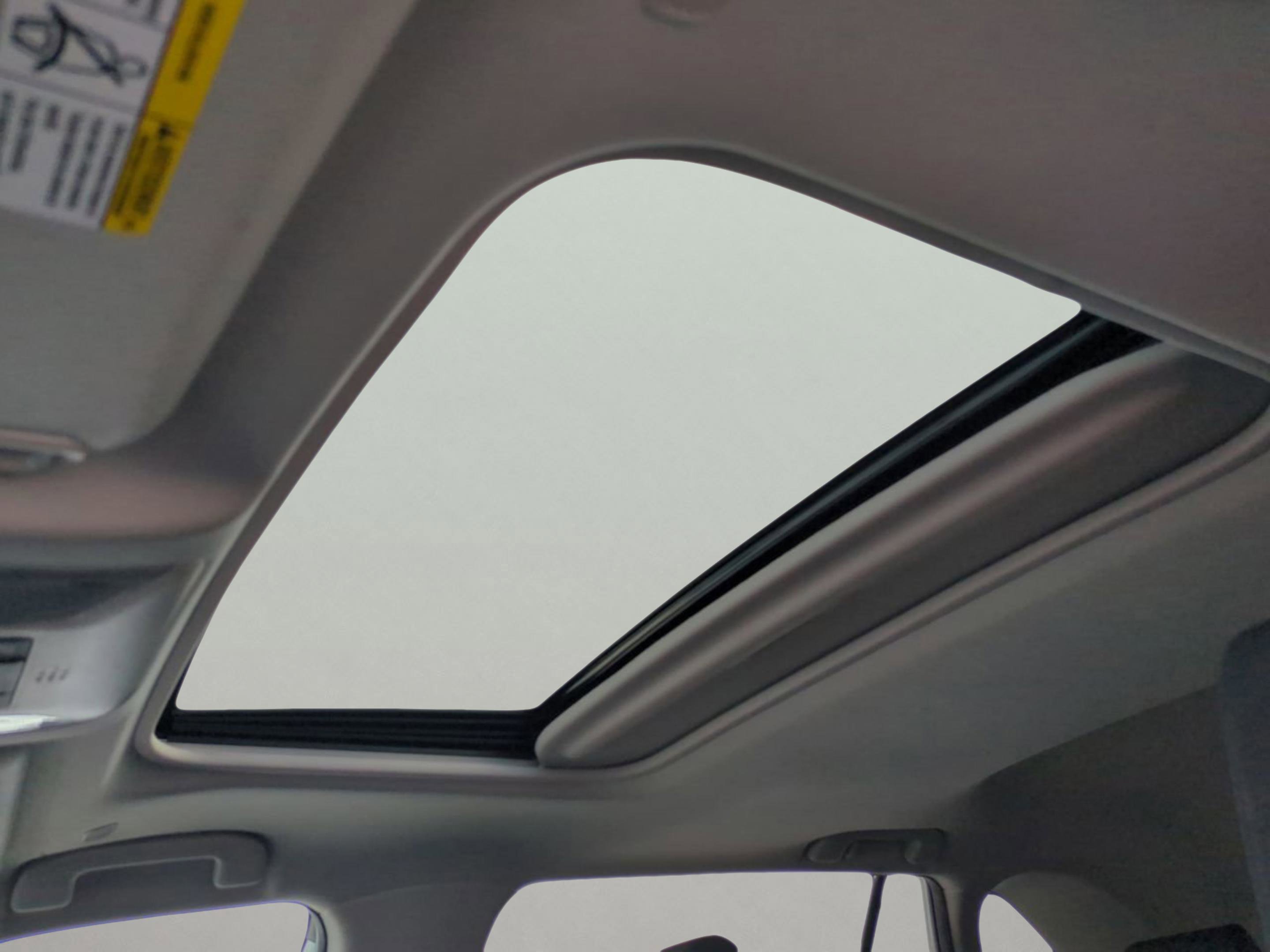 2024 Toyota RAV4 XLE photo 21