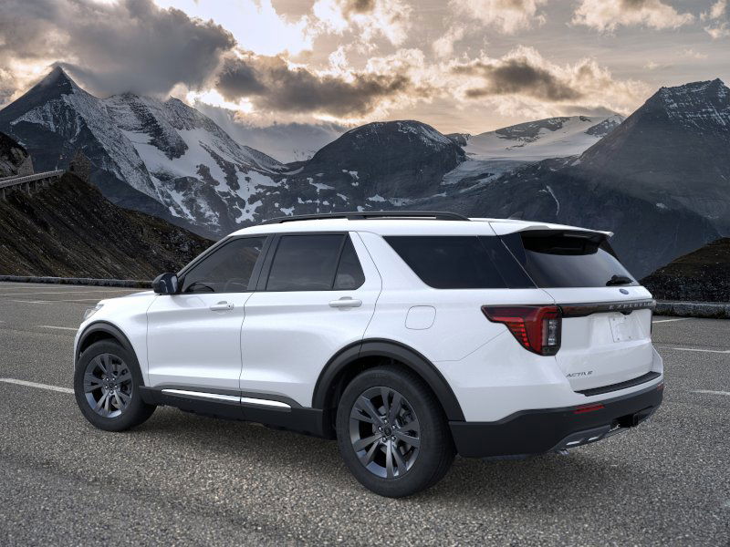 2025 Ford Explorer photo 3