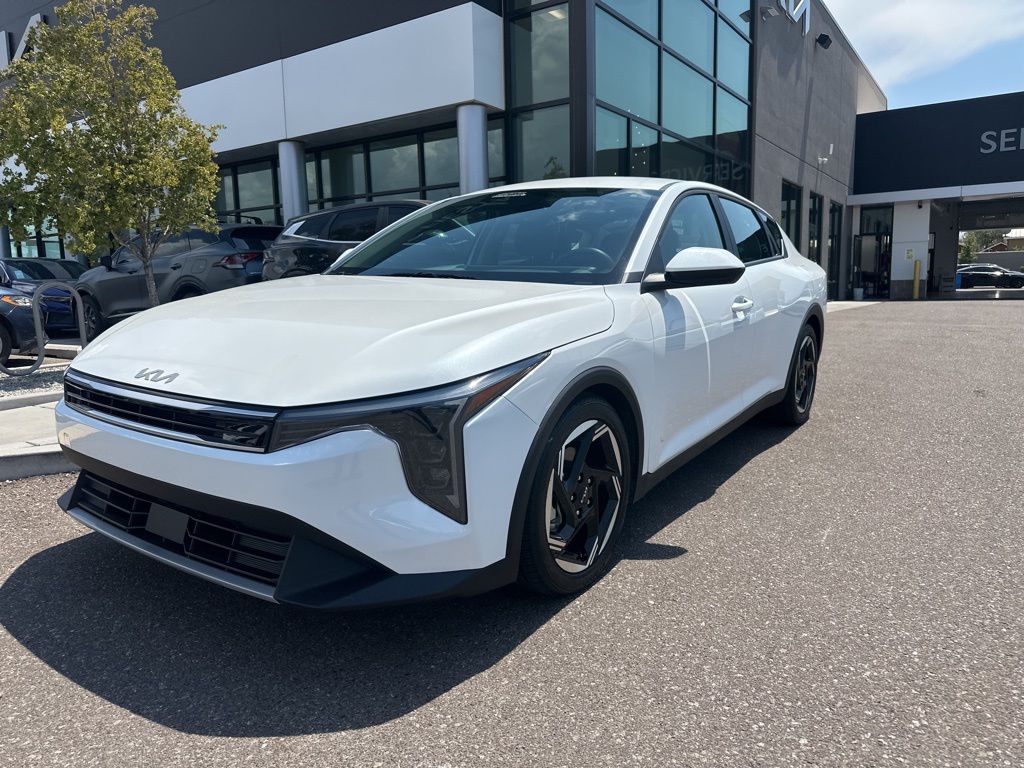 2025 Kia K4 EX photo 2