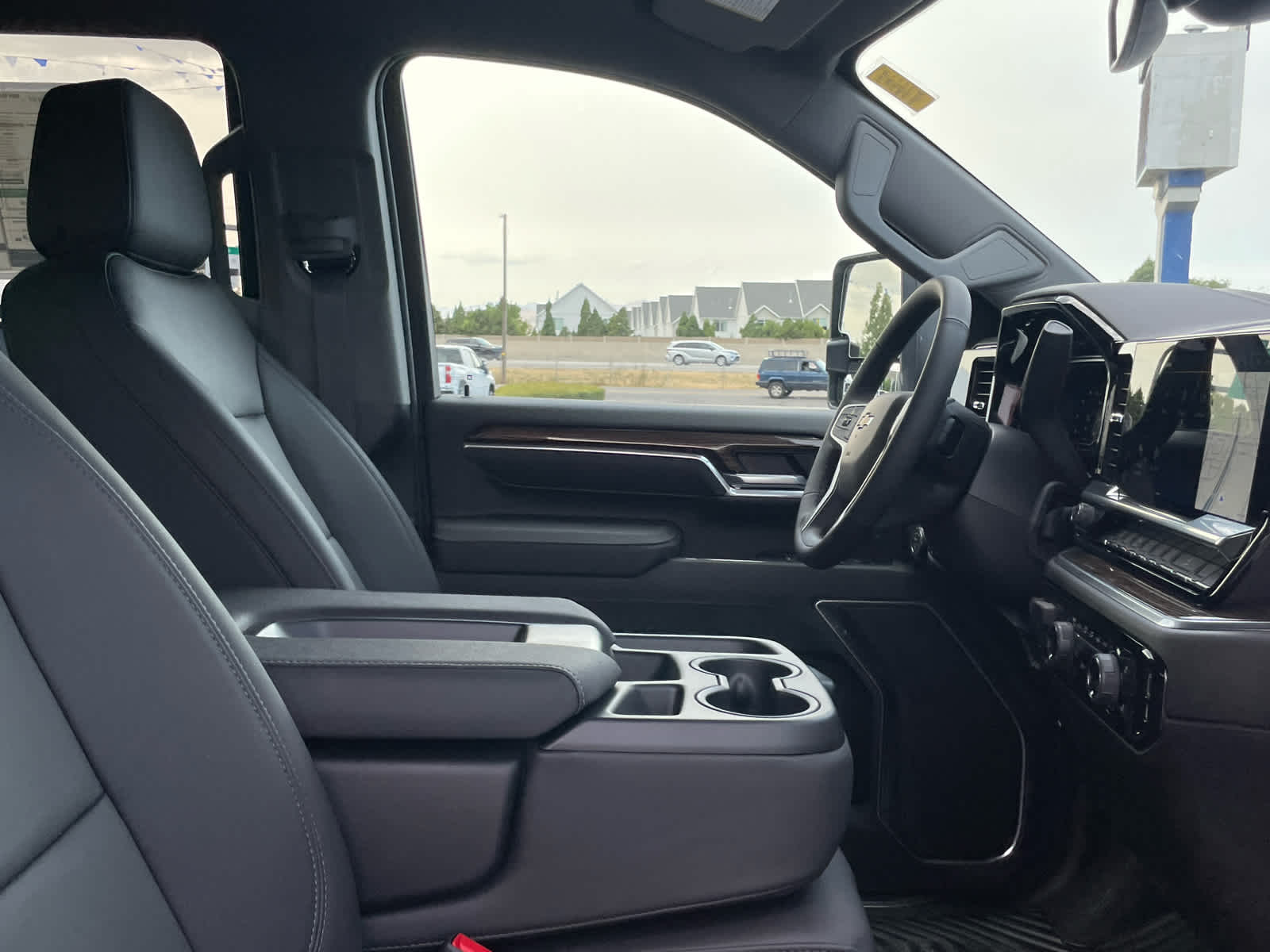 2025 Chevrolet Silverado 3500HD LT photo 36