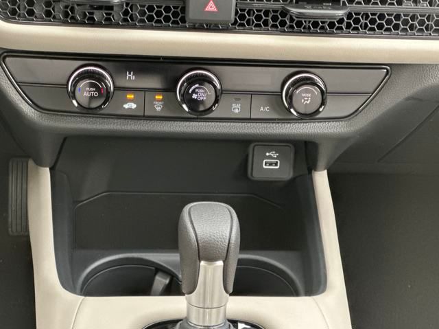 2025 Honda HR-V LX photo 17