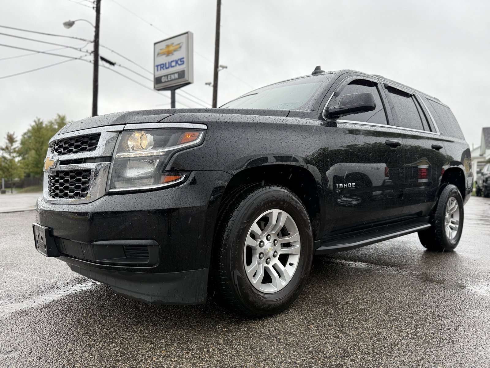 Used 2017 Chevrolet Tahoe LT with VIN 1GNSKBKC6HR371958 for sale in Eminence, KY
