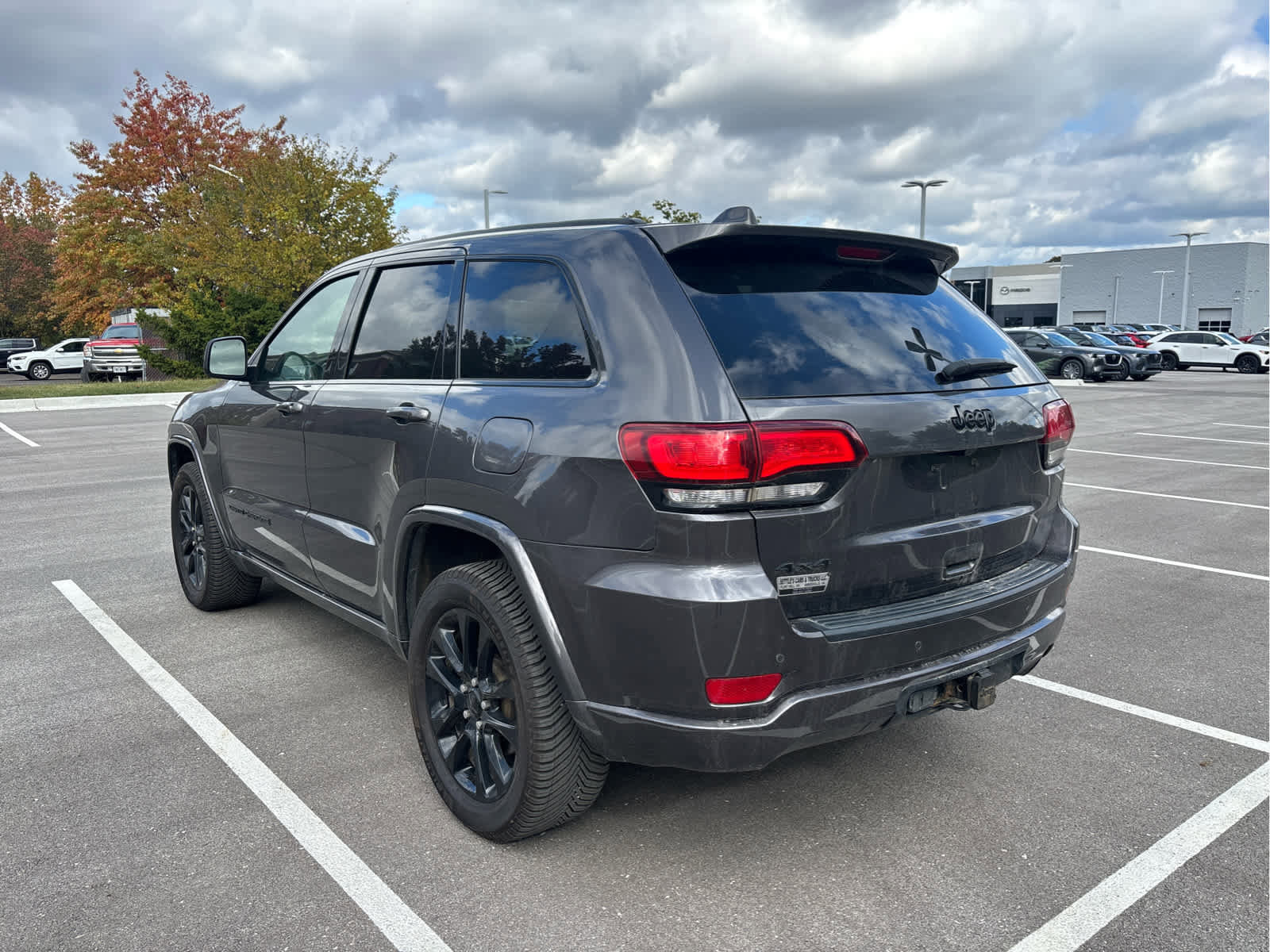 2021 Jeep Grand Cherokee Laredo X photo 2