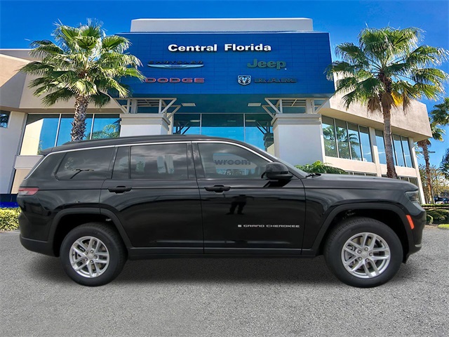 2025 Jeep Grand Cherokee Laredo X photo 3