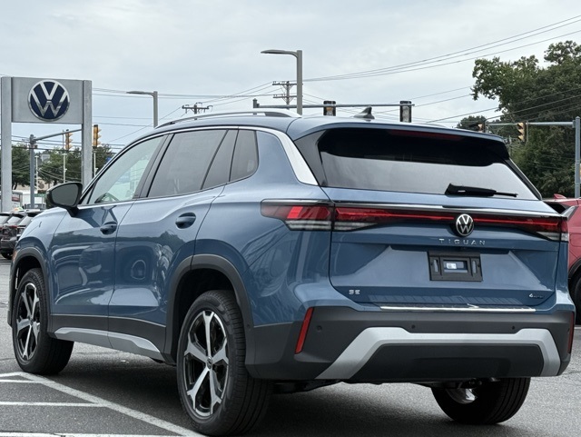 2025 Volkswagen Tiguan SE photo 3