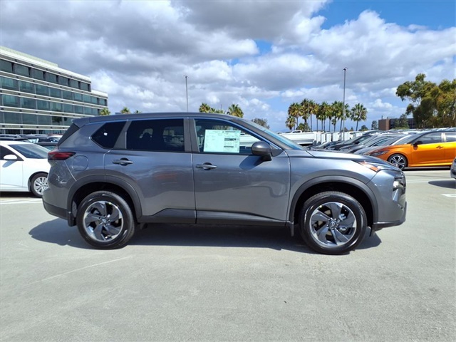 2026 Nissan Rogue SV photo 4