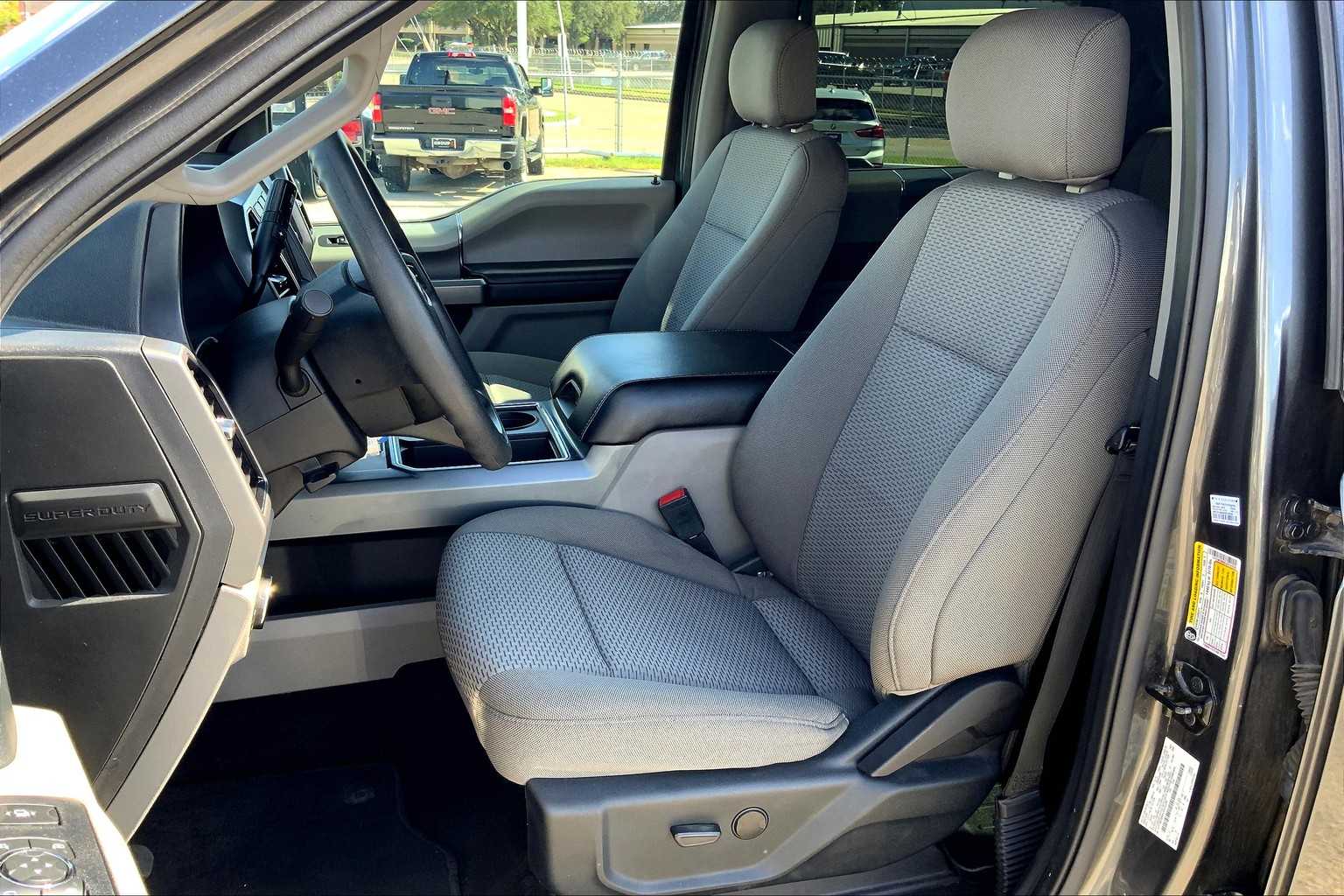 2020 Ford F-250 XLT photo 7