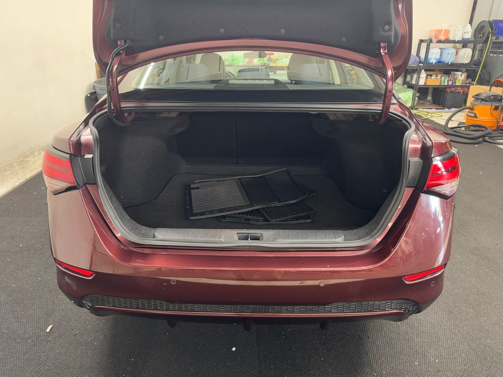 2020 Nissan Sentra SV photo 6