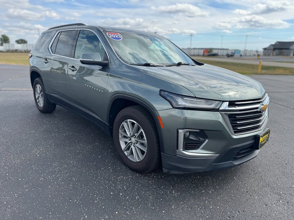 2023 Chevrolet Traverse Cloth photo 3