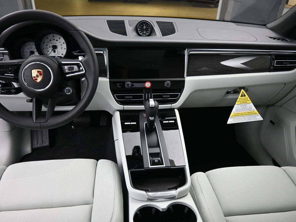2026 Porsche Macan GTS photo 5