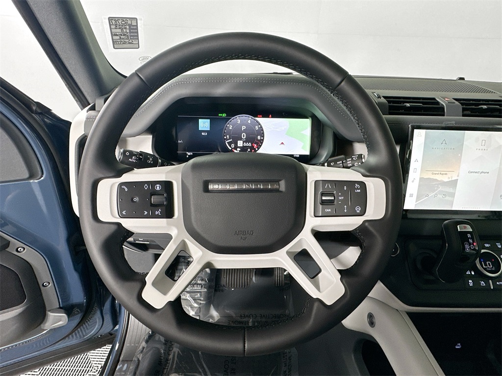 2025 Land Rover Defender 110 X-Dynamic SE photo 11