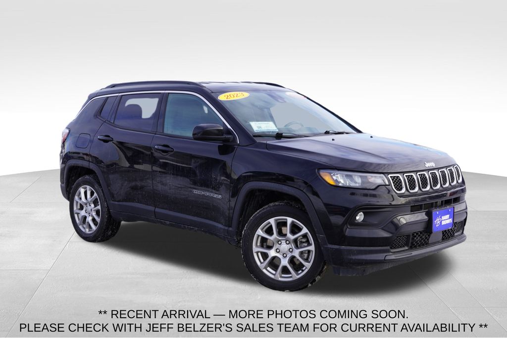 2023 Jeep Compass Latitude Lux's photo