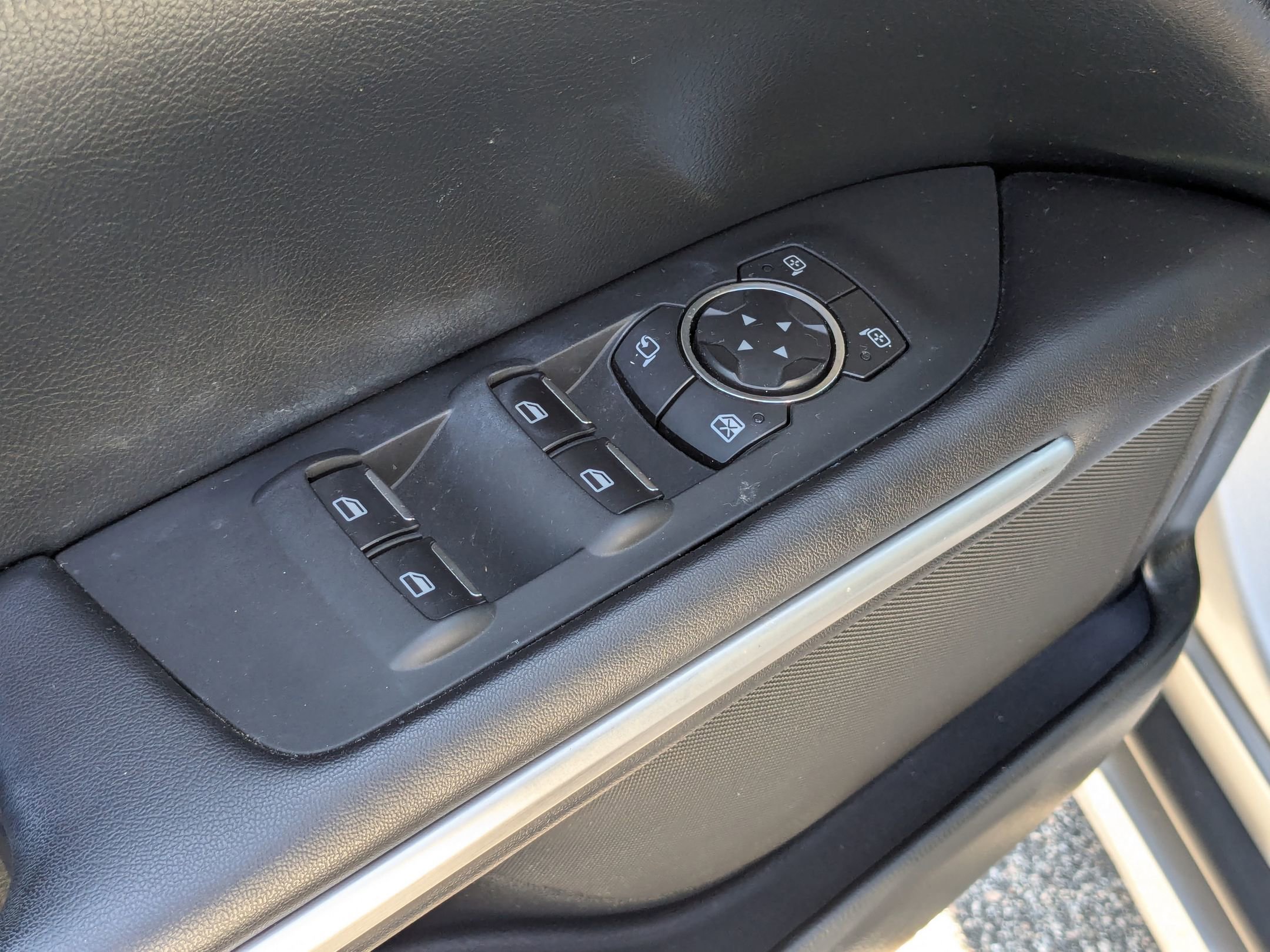 2016 Lincoln MKZ Base photo 14