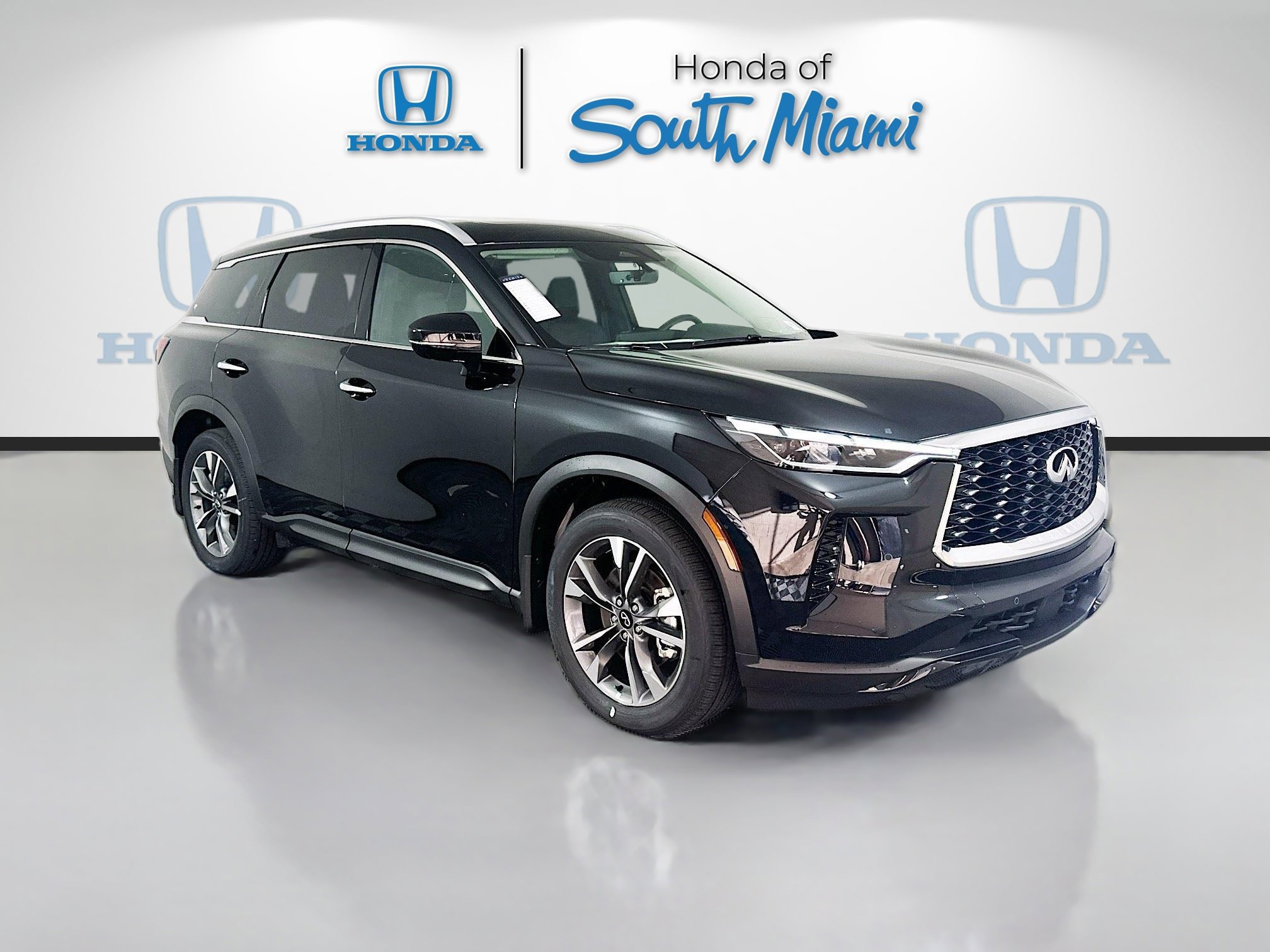 2025 INFINITI QX60 LUXE's photo