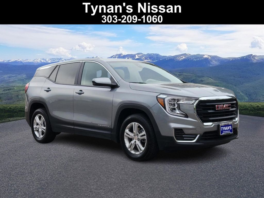 2024 GMC Terrain SLE's photo