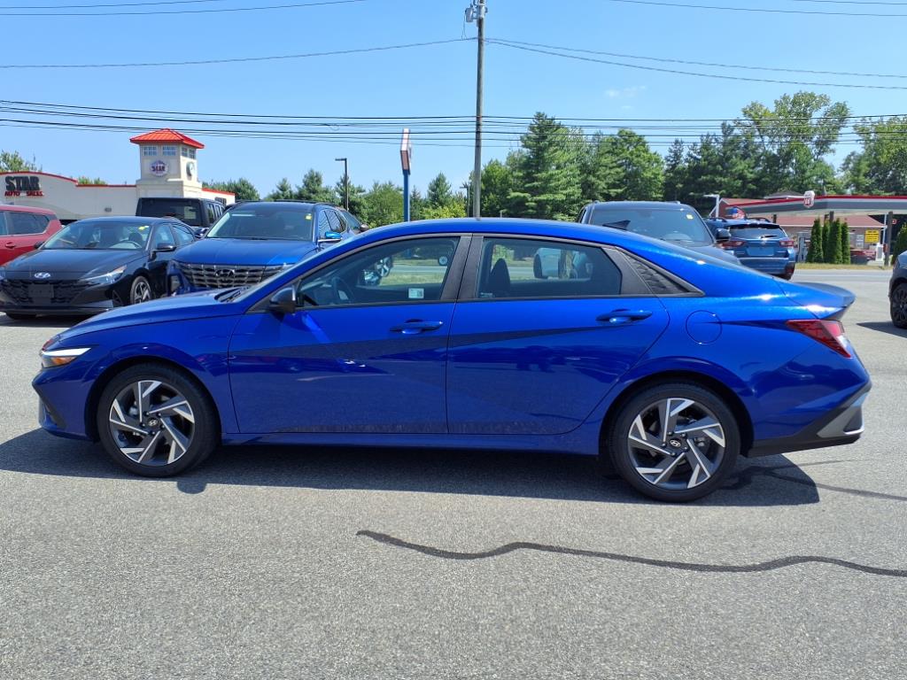 2025 Hyundai Elantra SEL Sport photo 2
