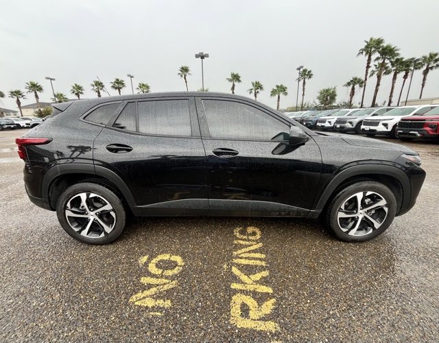 2024 Chevrolet Trax photo 3